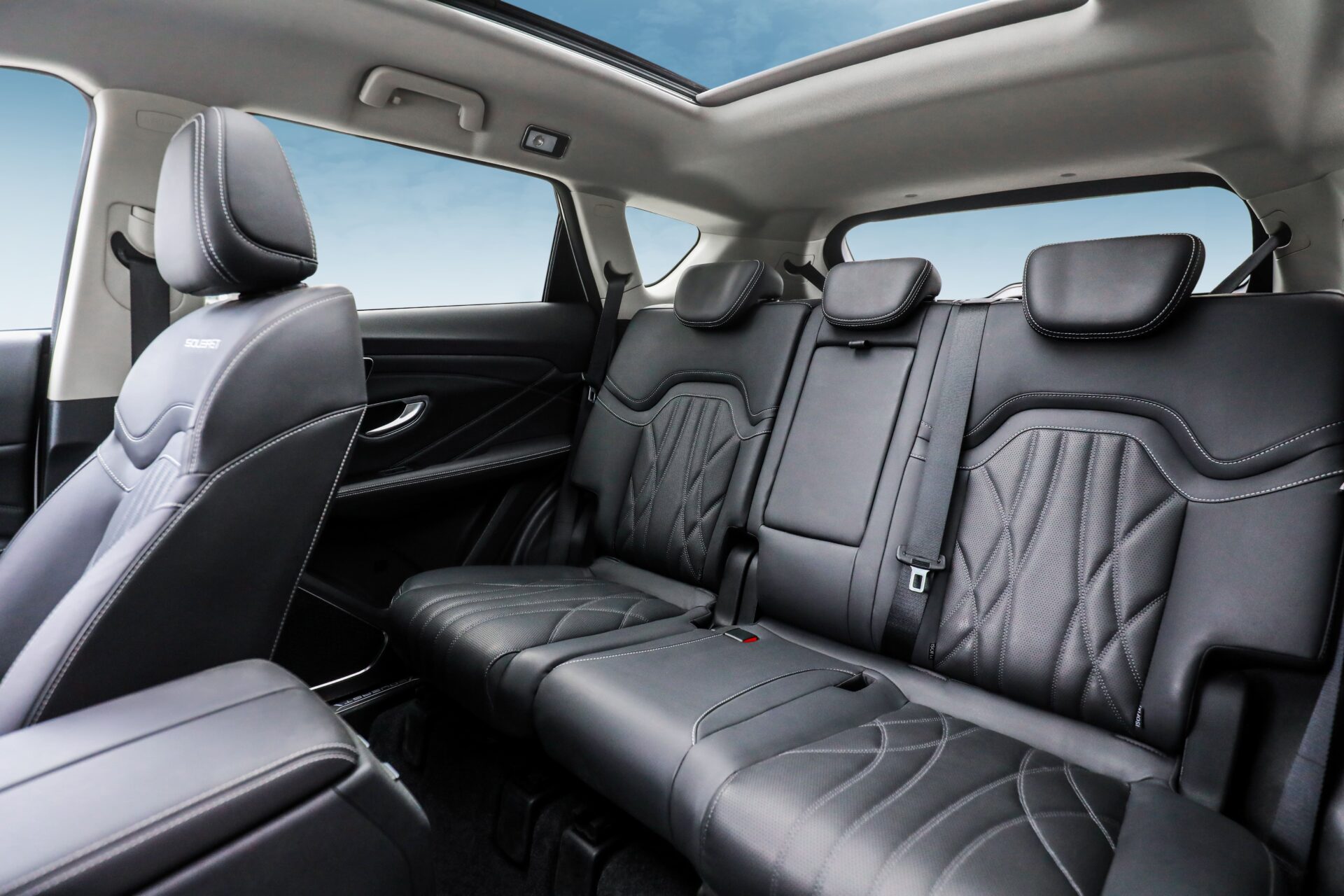 1770283737871_S07_20Interior_20Obsidian_20Black03